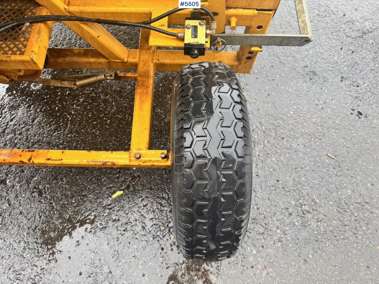 Sprayer Bording 1T Watering Wagon: picture 8