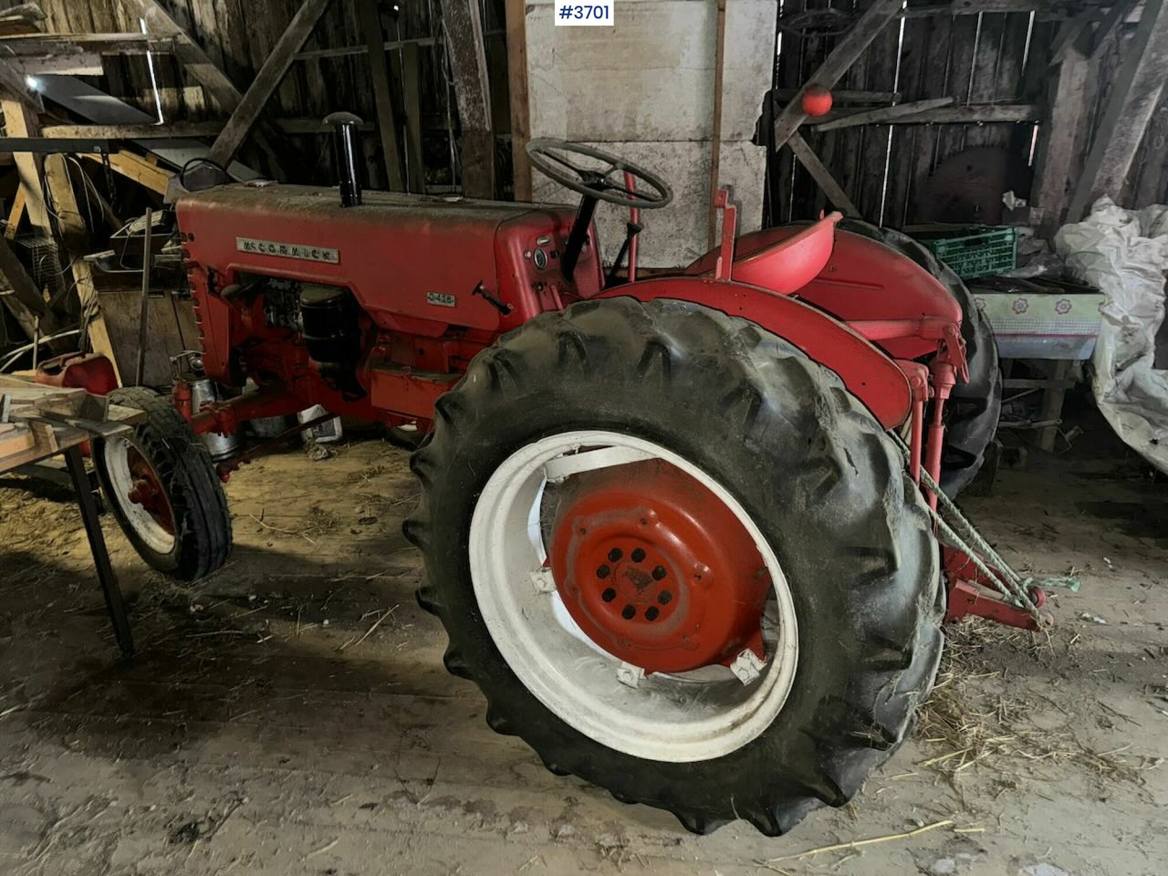 Ca.1960 McCormick D-436 - Farm tractor: picture 1 Ca.1960 McCormick D-436 - Farm tractor: picture 1