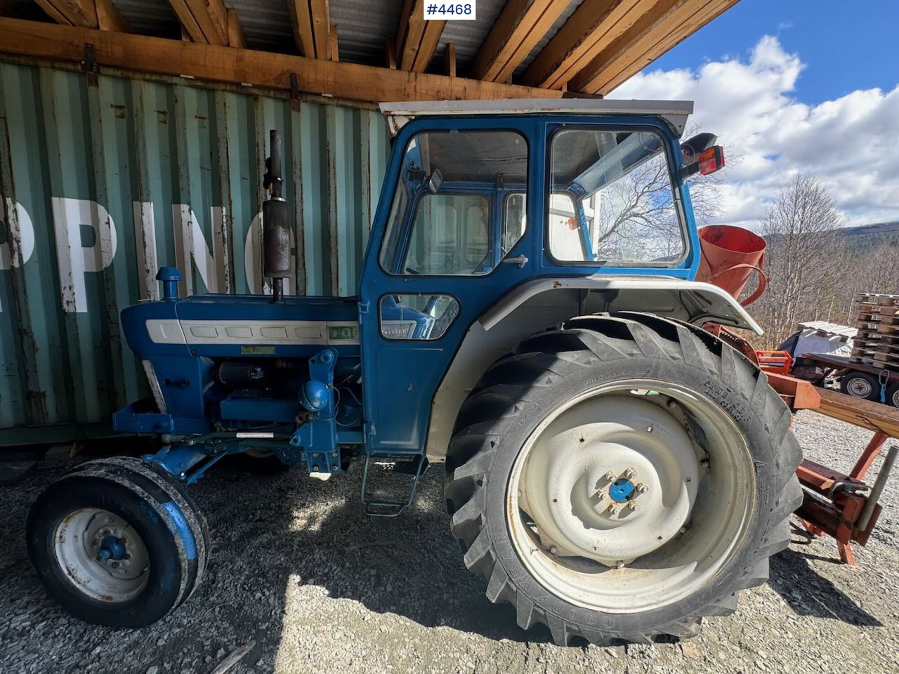 Ford 4000 4x2 - approx. 1970 model - Farm tractor: picture 3 Ford 4000 4x2 - approx. 1970 model - Farm tractor: picture 3