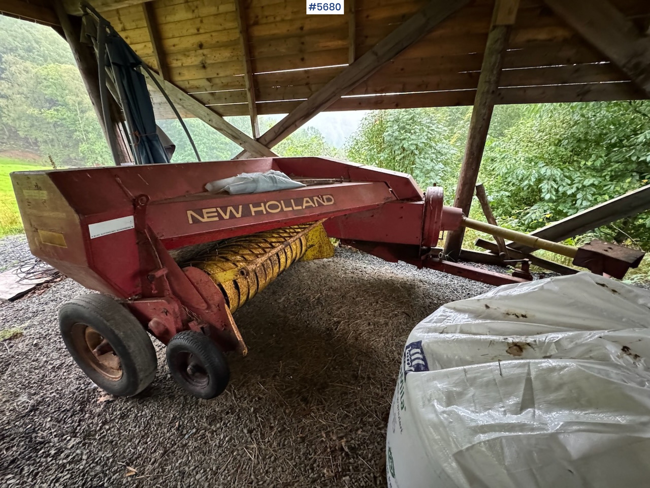 New Holland 268 Square Baler - Hay and forage equipment: picture 1 New Holland 268 Square Baler - Hay and forage equipment: picture 1