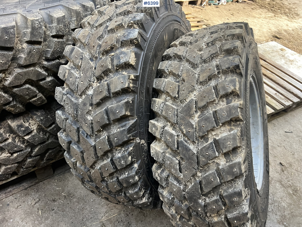 Nokian tri 2 studded tires for tractors - Wheel and tire package for Agricultural machinery: picture 4 Nokian tri 2 studded tires for tractors - Wheel and tire package for Agricultural machinery: picture 4
