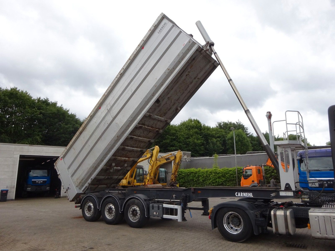 Carnehl Kipp Auflieger aus Stahl mit 3 Achsen 50 Kubik - Tipper semi-trailer: picture 1 Carnehl Kipp Auflieger aus Stahl mit 3 Achsen 50 Kubik - Tipper semi-trailer: picture 1