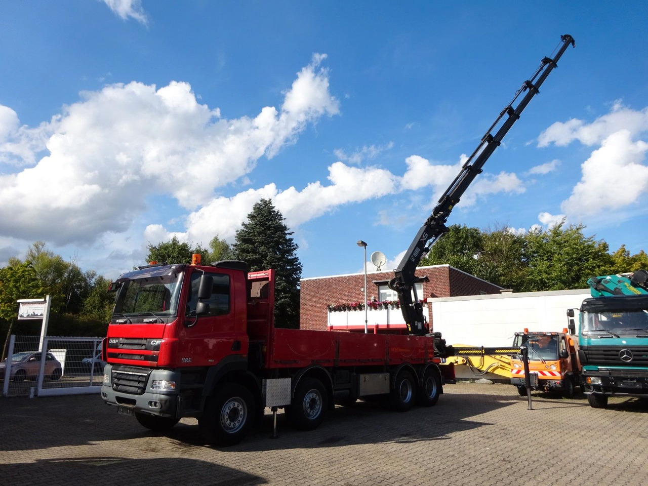 DAF 85.410 Pritsche + HIAB 322E6 Kran 8x4 - Crane truck: picture 3 DAF 85.410 Pritsche + HIAB 322E6 Kran 8x4 - Crane truck: picture 3