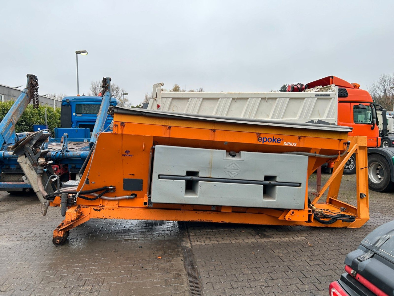 Hook lift truck Mercedes-Benz 1824 Axor Abroller mit Schneeschild und Streuer: picture 32