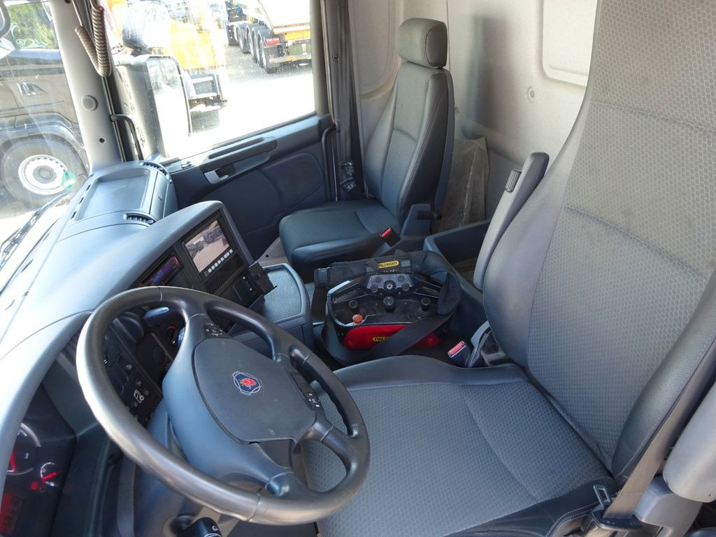 Crane truck Scania PK 200002SH - 200Tonnen-Meter-Kran + Seilwinde: picture 19