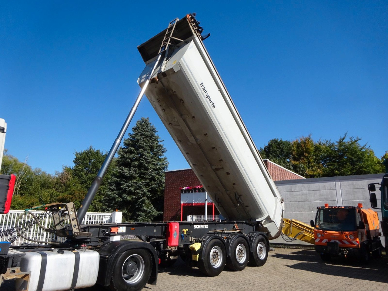 Schmitz Cargobull Kippauflieger mit 3 Achsen ca. 24 m³ 5x Bestand - Tipper semi-trailer: picture 2 Schmitz Cargobull Kippauflieger mit 3 Achsen ca. 24 m³ 5x Bestand - Tipper semi-trailer: picture 2