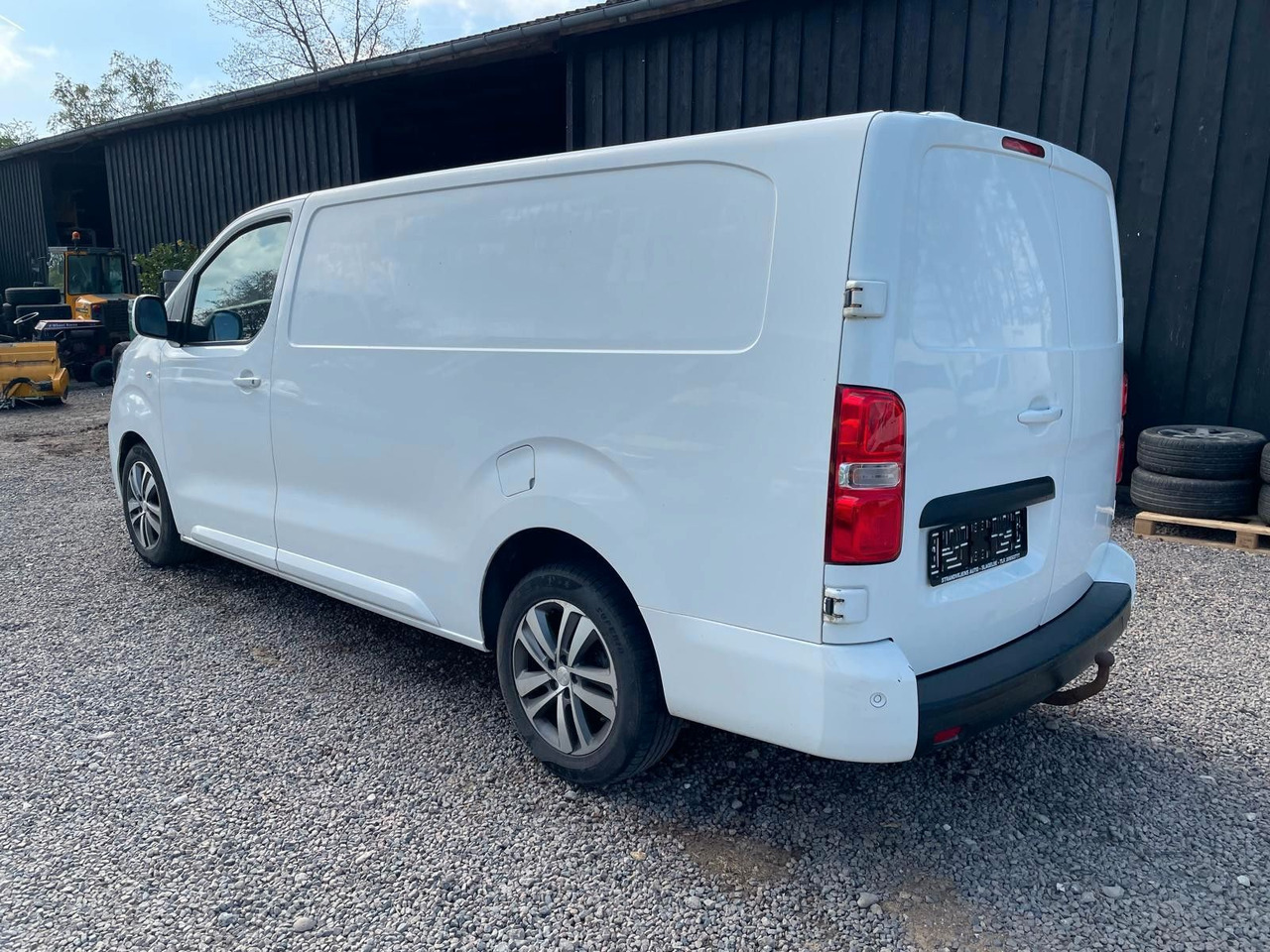 Peugeot Expert Kasten Premium L3 BlueHDi 2,0 *Defect* - Small van: picture 3 Peugeot Expert Kasten Premium L3 BlueHDi 2,0 *Defect* - Small van: picture 3