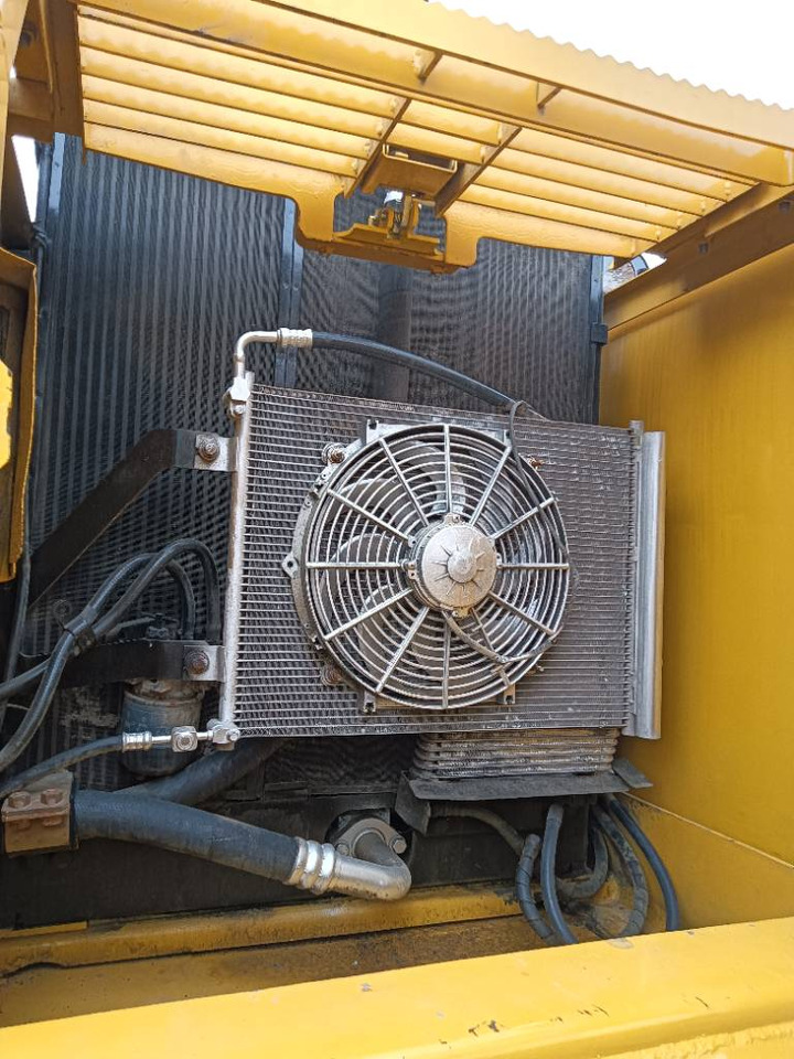 Komatsu PC 220-8 - Crawler excavator: picture 5 Komatsu PC 220-8 - Crawler excavator: picture 5