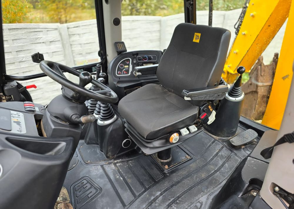 JCB - Backhoe loader: picture 3 JCB - Backhoe loader: picture 3