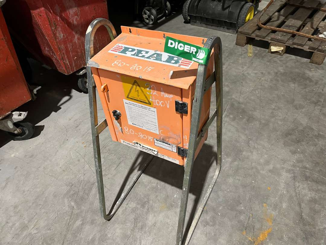 Strømskap fra Holte 400v - Tool/ Equipment: picture 1 Strømskap fra Holte 400v - Tool/ Equipment: picture 1