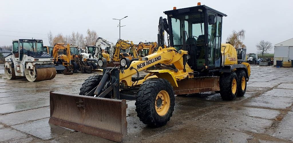 New Holland F 106.6 A - Grader: picture 1 New Holland F 106.6 A - Grader: picture 1