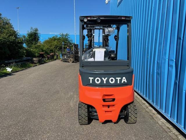 Toyota Traigo 80 - Electric forklift: picture 3 Toyota Traigo 80 - Electric forklift: picture 3