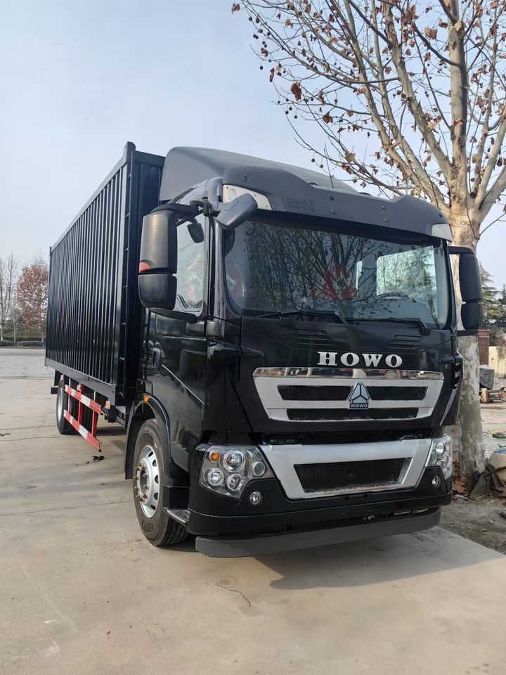HOWO - Box truck: picture 2 HOWO - Box truck: picture 2