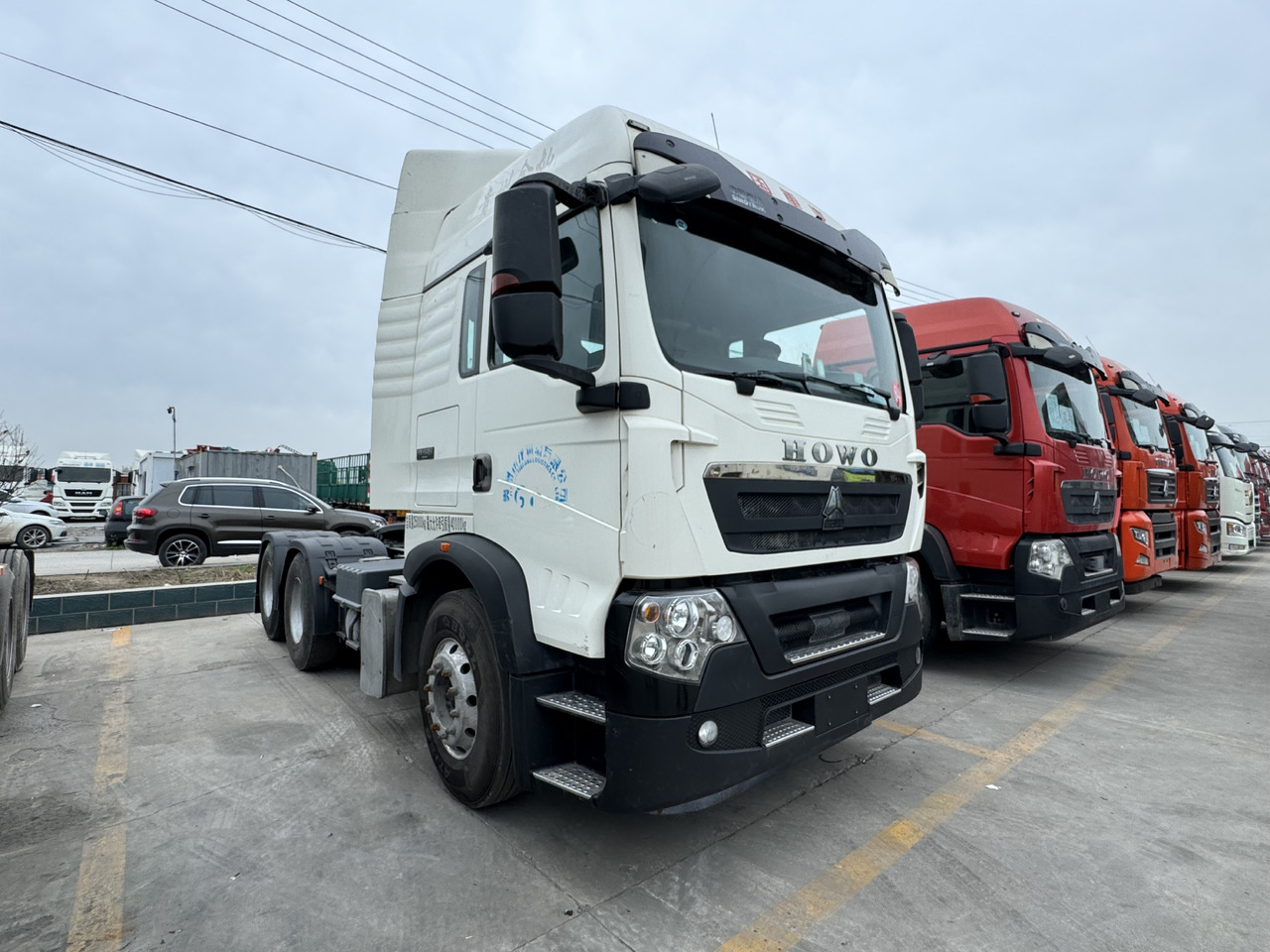 HOWO TRACTOR - Tractor unit: picture 1 HOWO TRACTOR - Tractor unit: picture 1