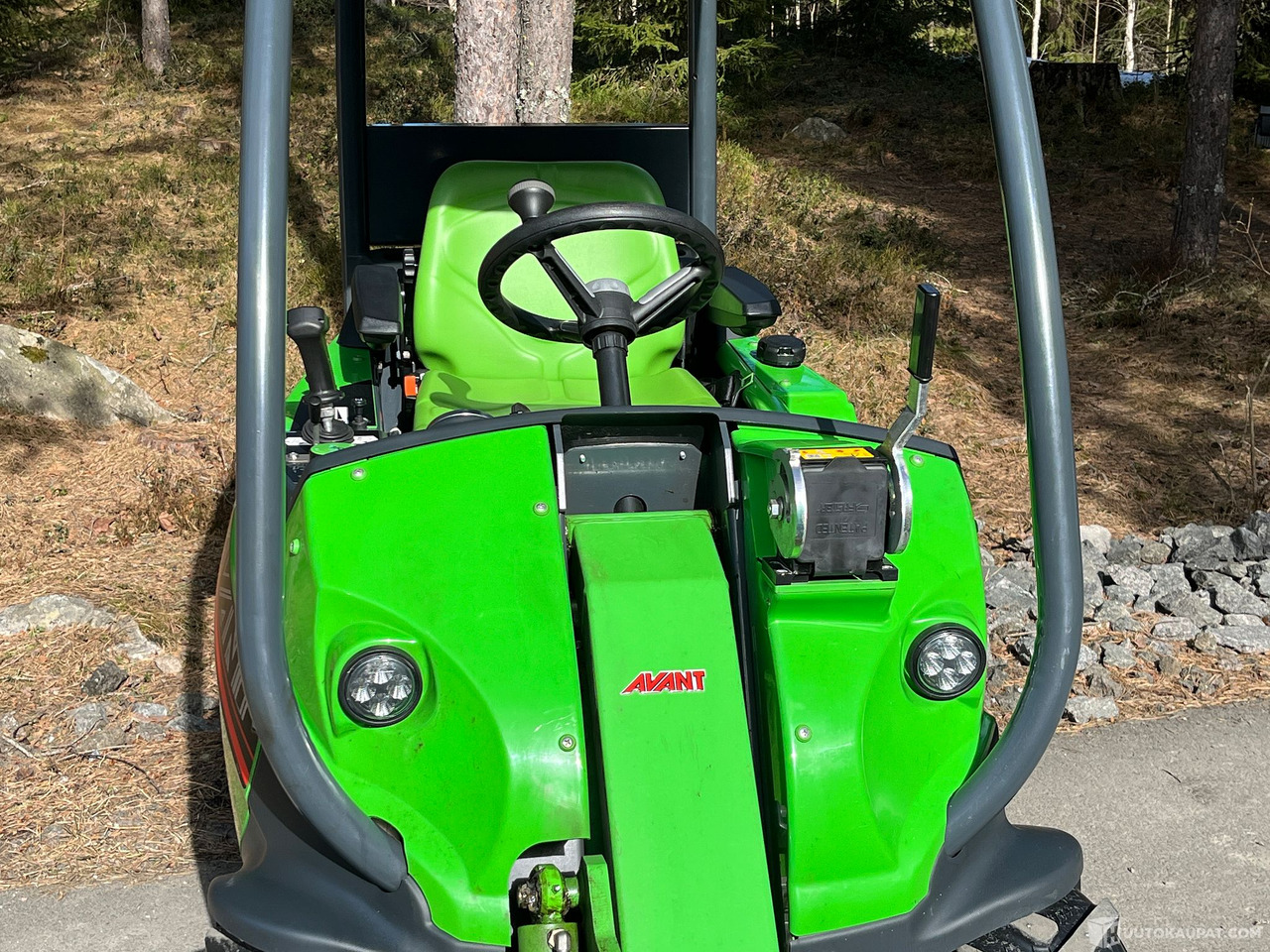 Avant 220 kahdella työlaitteella, 2021, vain 196h,, Jyväskylä - Compact loader: picture 4 Avant 220 kahdella työlaitteella, 2021, vain 196h,, Jyväskylä - Compact loader: picture 4