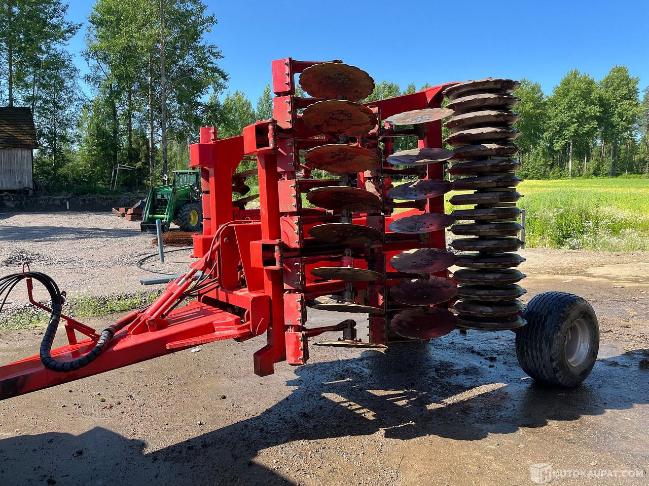 He-Va hydraulisesti nouseva lautasmuokkain, 2005, Sipoo - Disc harrow: picture 2 He-Va hydraulisesti nouseva lautasmuokkain, 2005, Sipoo - Disc harrow: picture 2
