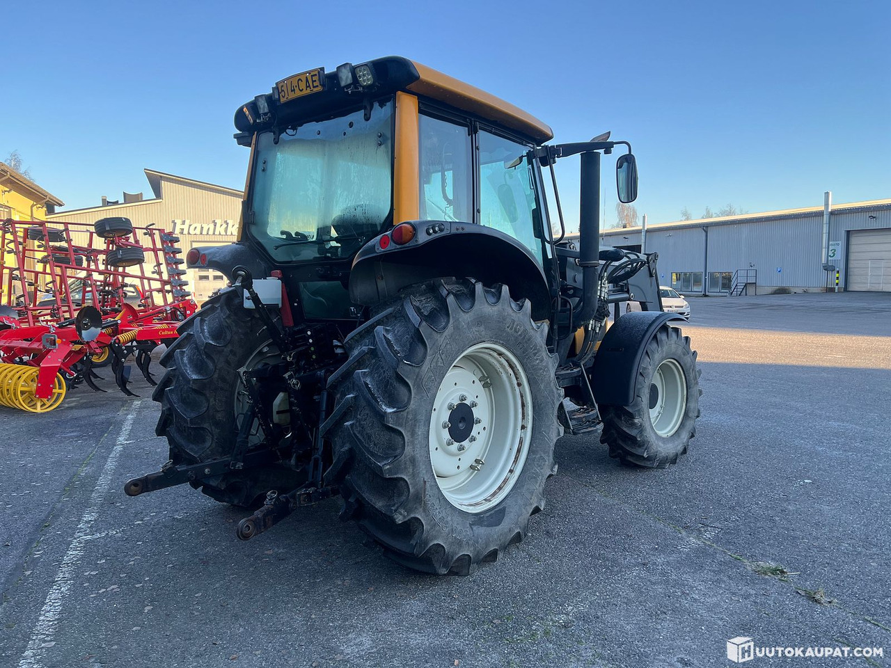 Valtra N92 tractor with loader, 5,500 h, 2010, Salo - Farm tractor: picture 5 Valtra N92 tractor with loader, 5,500 h, 2010, Salo - Farm tractor: picture 5