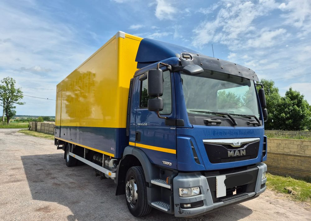 MAN TGM TGL 12.250 z Holandii KLIMA 7.2m AUTOMAT WINDA TOP CENA euro 6 nauka jazdy ESP ASR - Box truck: picture 2 MAN TGM TGL 12.250 z Holandii KLIMA 7.2m AUTOMAT WINDA TOP CENA euro 6 nauka jazdy ESP ASR - Box truck: picture 2