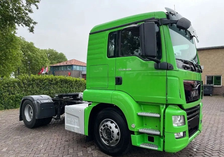 MAN TGS 18.420 NAUKA JAZDY POLIFT ELKA AUTOMAT 4x2 STANDARD 315/70r22.5 SUPER STAN TGX 470 460 420 430 500 510 400 360 410 - Tractor unit: picture 1 MAN TGS 18.420 NAUKA JAZDY POLIFT ELKA AUTOMAT 4x2 STANDARD 315/70r22.5 SUPER STAN TGX 470 460 420 430 500 510 400 360 410 - Tractor unit: picture 1