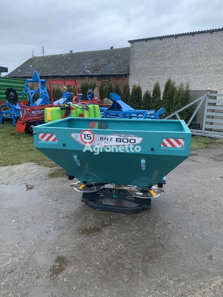 New RNZ 600 ,800.1000 L - Fertilizer spreader: picture 1 New RNZ 600 ,800.1000 L - Fertilizer spreader: picture 1