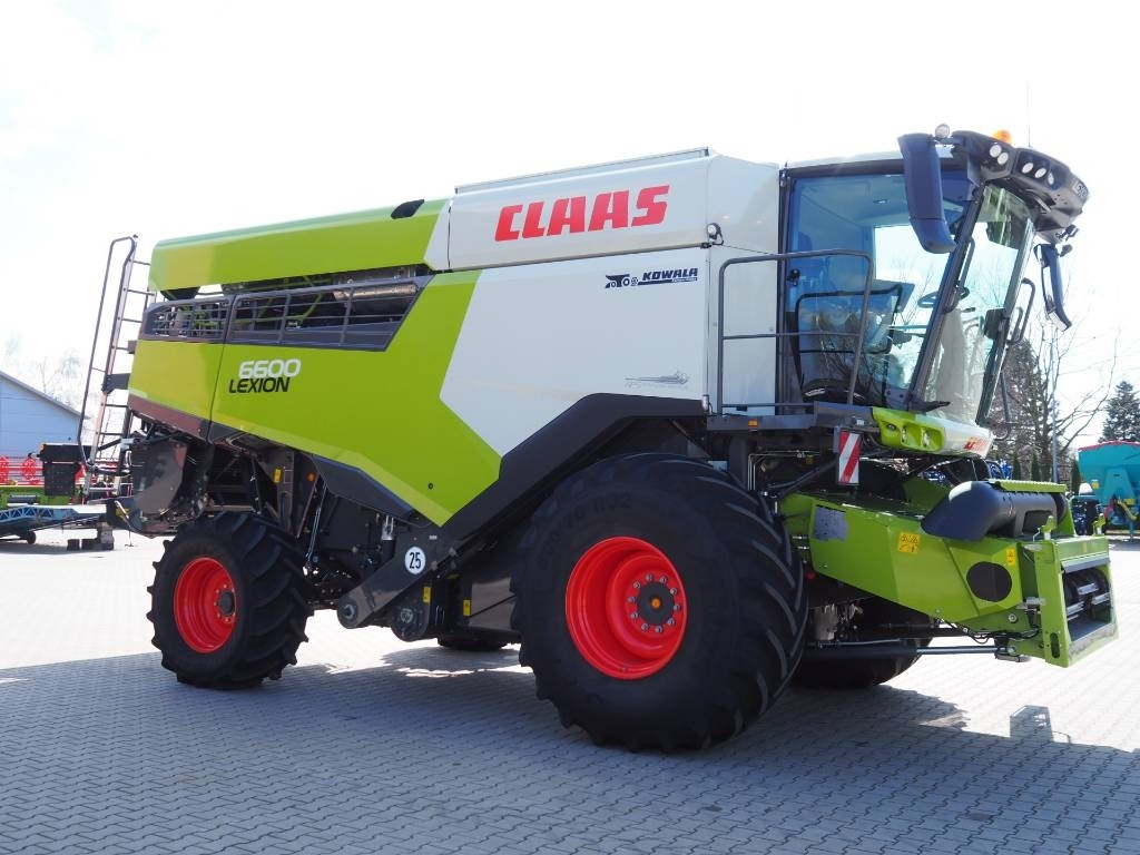 Claas Lexion 6600 + V770 - Combine harvester: picture 4 Claas Lexion 6600 + V770 - Combine harvester: picture 4