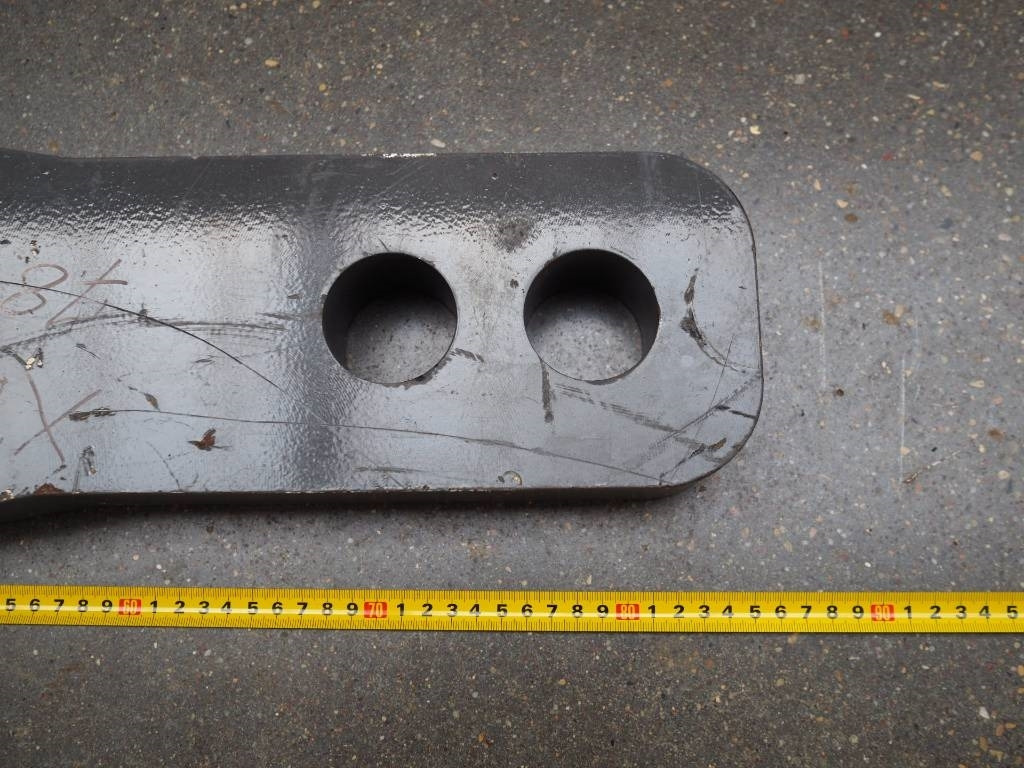 Claas Xerion - bumper hitch K80 - Body and exterior for Agricultural machinery: picture 2 Claas Xerion - bumper hitch K80 - Body and exterior for Agricultural machinery: picture 2