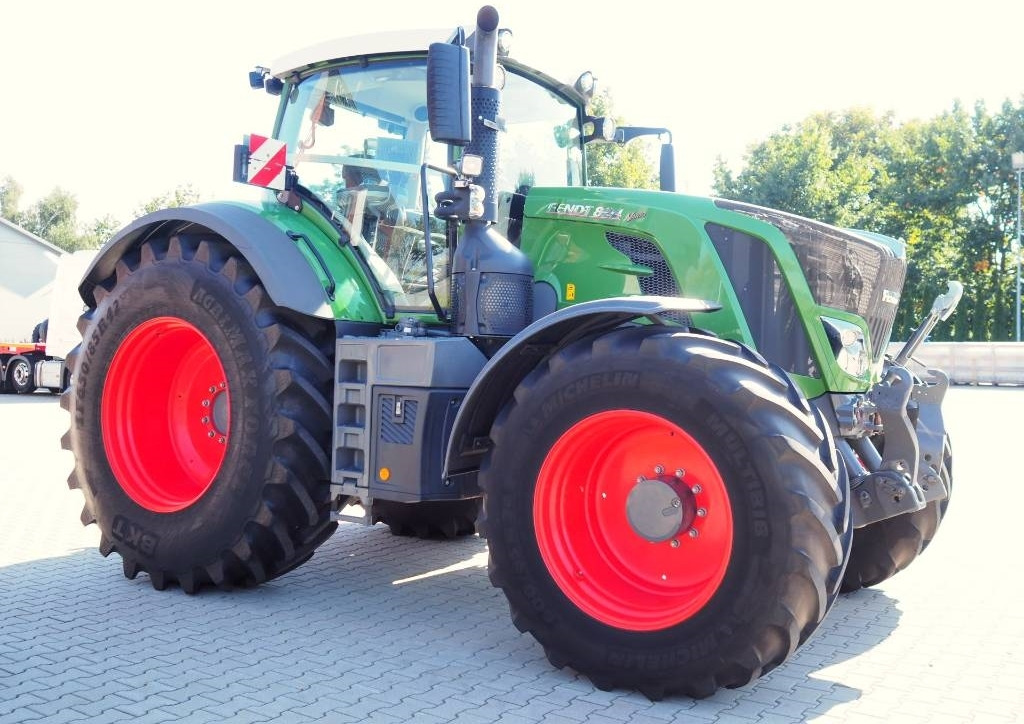 Fendt 824 Vario S4 ProfiPlus, GPS - Farm tractor: picture 4 Fendt 824 Vario S4 ProfiPlus, GPS - Farm tractor: picture 4