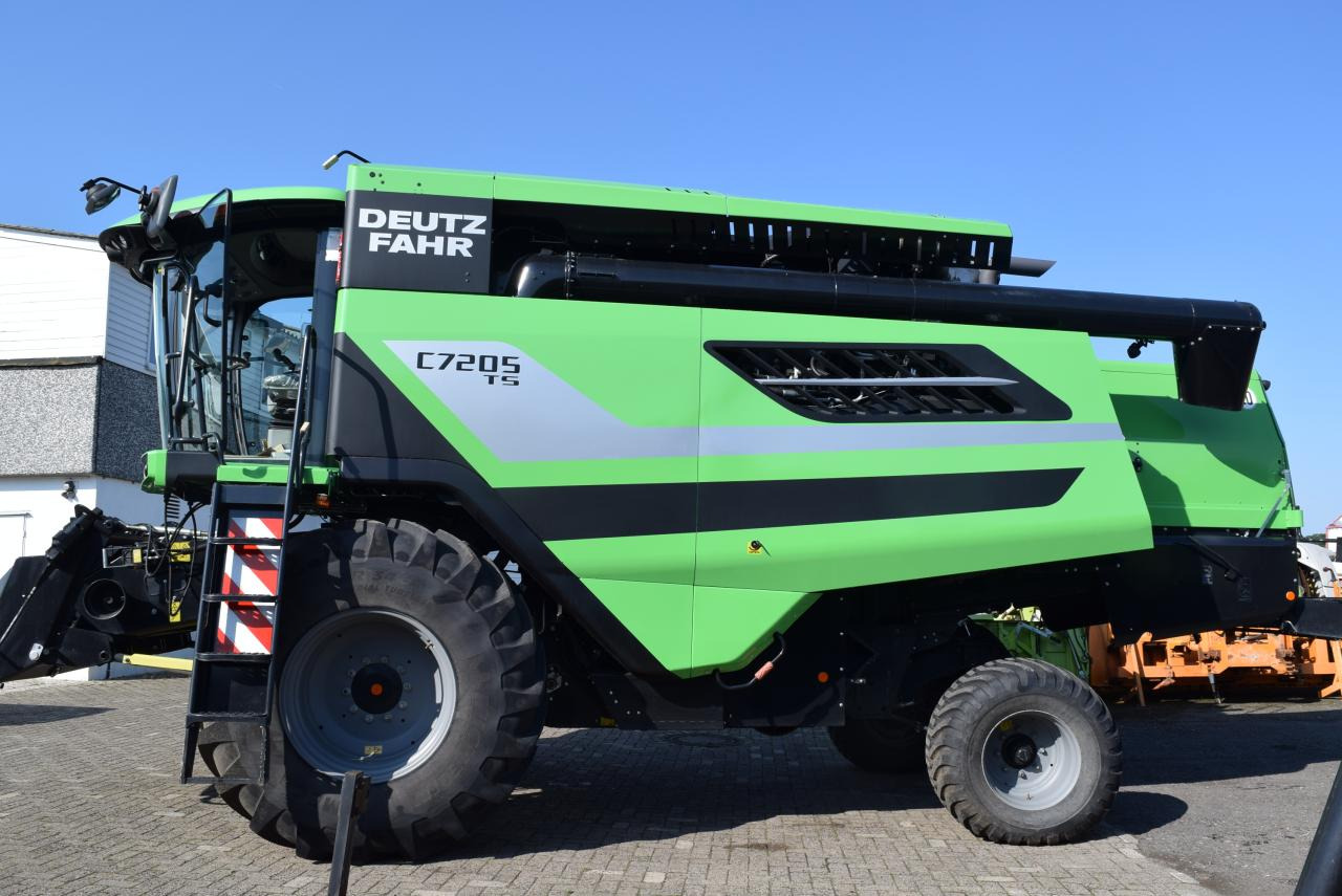 Deutz-Fahr C 7205 TS - Combine harvester: picture 2 Deutz-Fahr C 7205 TS - Combine harvester: picture 2