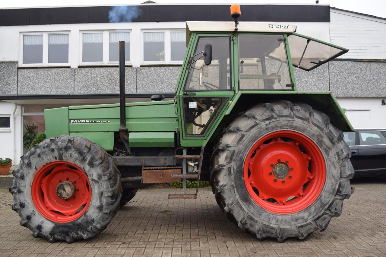 Fendt Favorit 614 LS Turbomatik - Farm tractor: picture 1 Fendt Favorit 614 LS Turbomatik - Farm tractor: picture 1