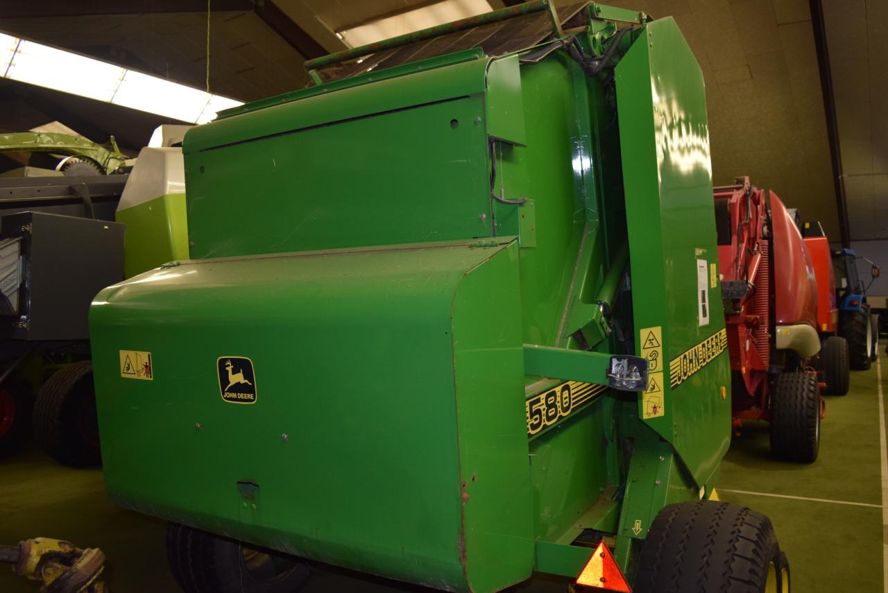 John Deere 580 - Round baler: picture 5 John Deere 580 - Round baler: picture 5