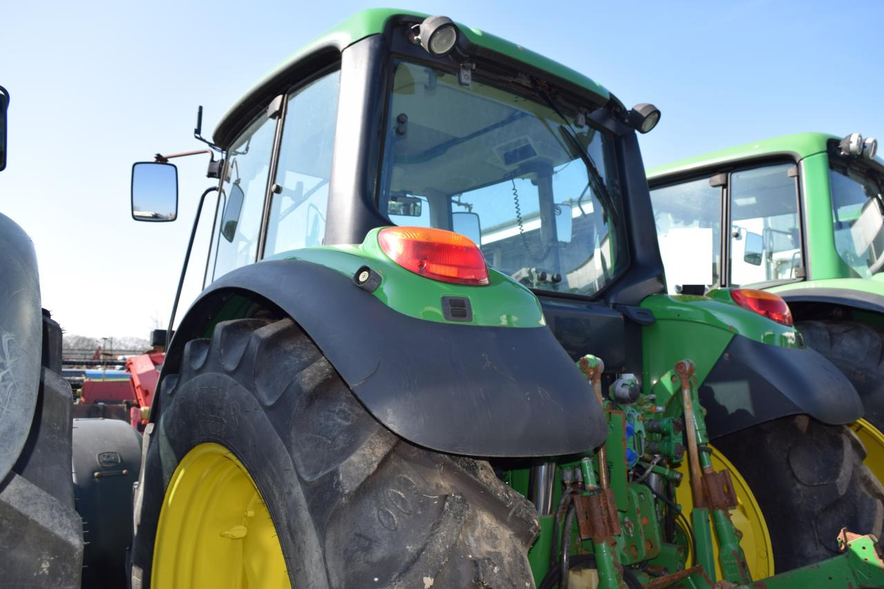 John Deere 6330 - Farm tractor: picture 3 John Deere 6330 - Farm tractor: picture 3