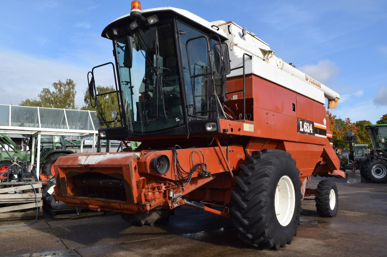 Laverda L624 - Combine harvester: picture 1 Laverda L624 - Combine harvester: picture 1