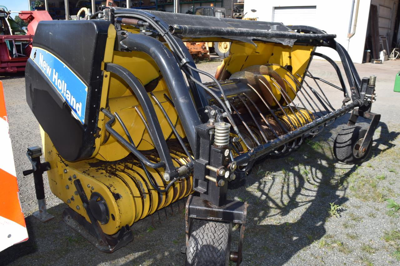 New Holland 273 *Pick Up* - Forage harvester attachment: picture 2 New Holland 273 *Pick Up* - Forage harvester attachment: picture 2