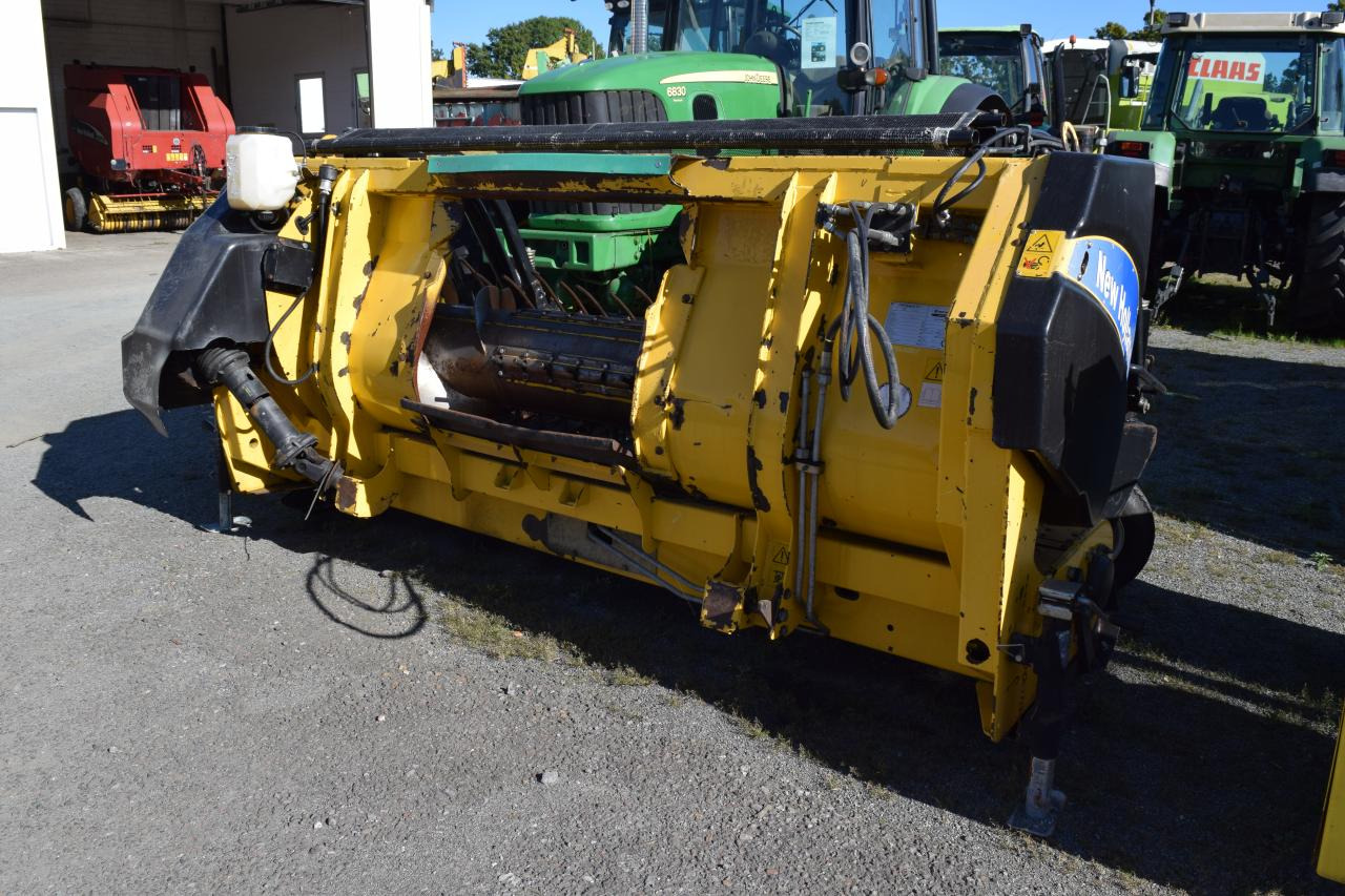 New Holland 273 *Pick Up* - Forage harvester attachment: picture 4 New Holland 273 *Pick Up* - Forage harvester attachment: picture 4