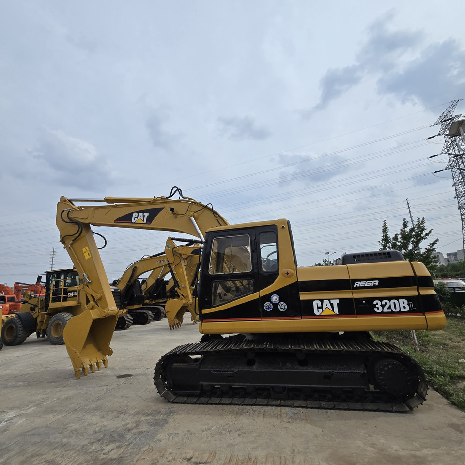 CATERPILLAR 320BL - Crawler excavator: picture 2 CATERPILLAR 320BL - Crawler excavator: picture 2