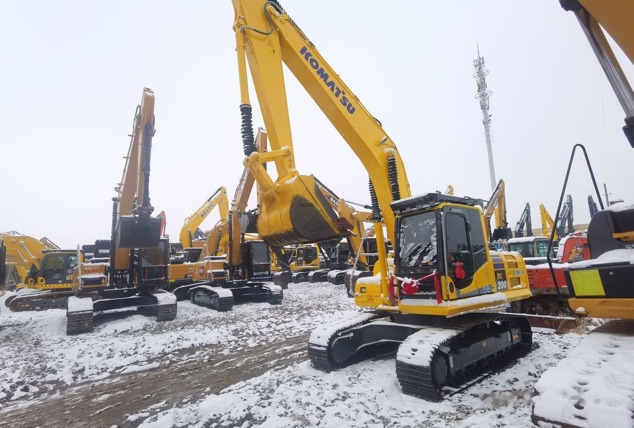Komatsu PC200-8 - Crawler excavator: picture 5 Komatsu PC200-8 - Crawler excavator: picture 5