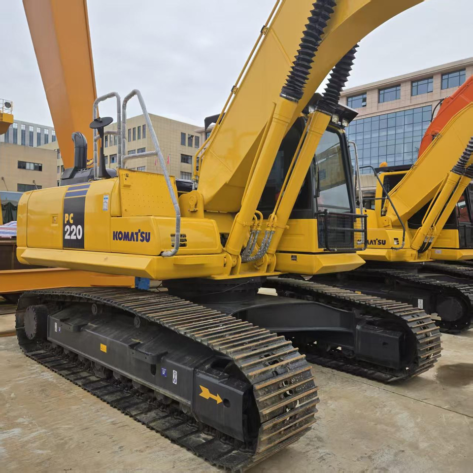 Komatsu PC220-8 - Crawler excavator: picture 5 Komatsu PC220-8 - Crawler excavator: picture 5