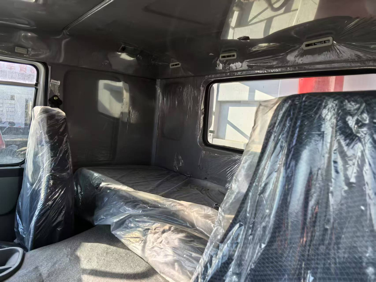 Tipper SINOTRUK HOWO 8x4: picture 6 Tipper SINOTRUK HOWO 8x4: picture 6