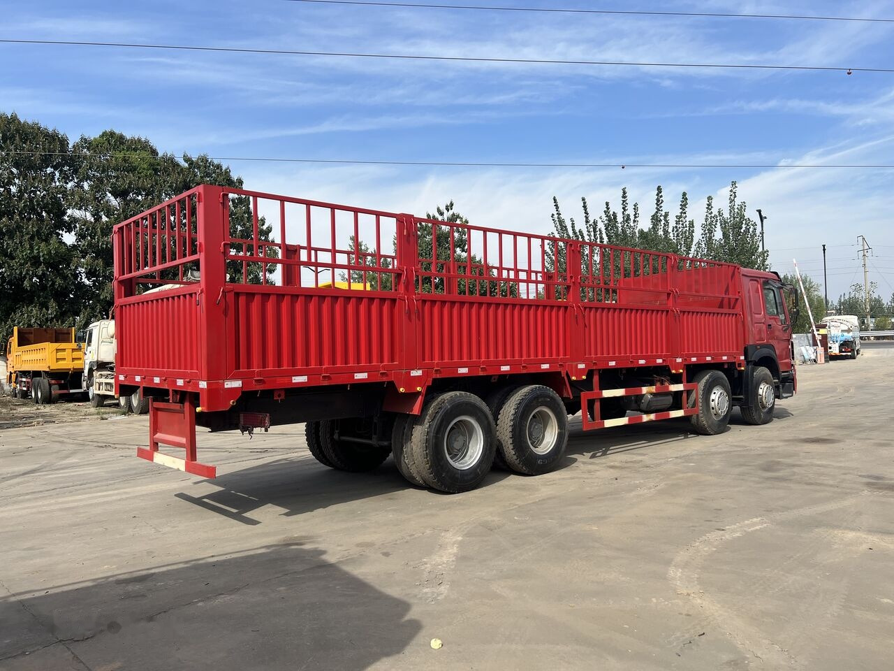 Sinotruk Howo Howo 8*4 - Dropside/ Flatbed truck: picture 1 Sinotruk Howo Howo 8*4 - Dropside/ Flatbed truck: picture 1