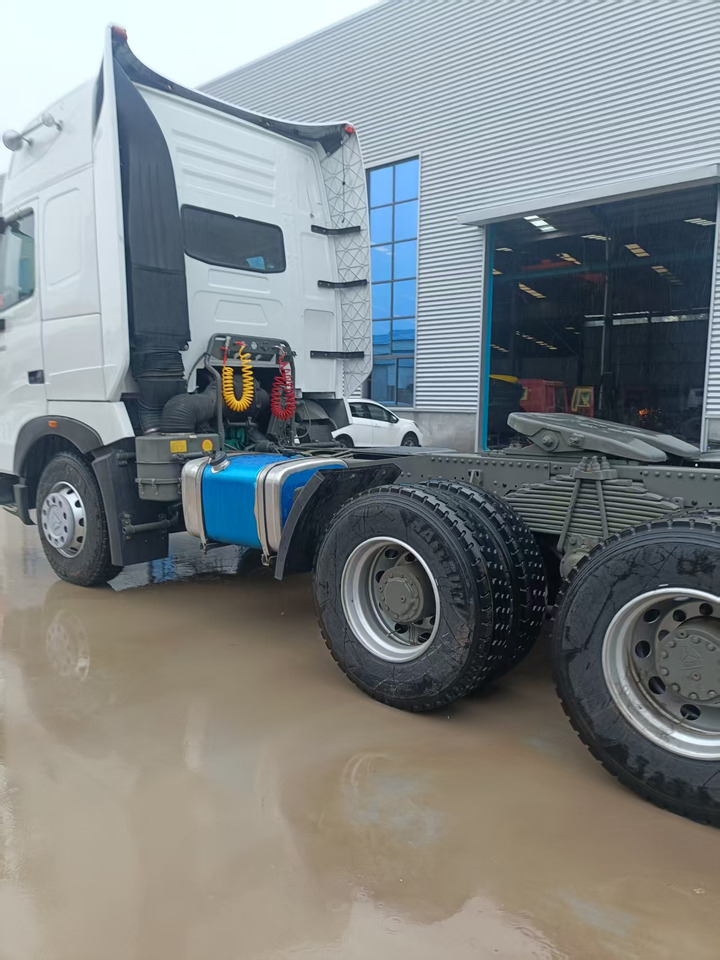 SINOTRUK HOWO A7 - Tractor unit: picture 5 SINOTRUK HOWO A7 - Tractor unit: picture 5