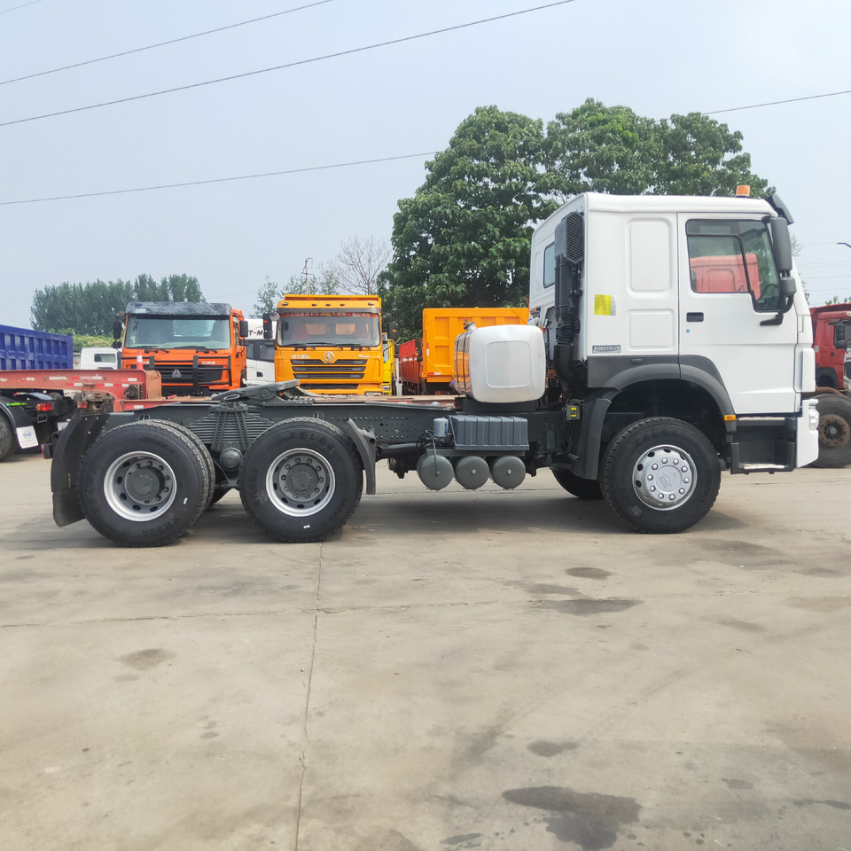Tractor unit SINOTRUK HOWO: picture 7