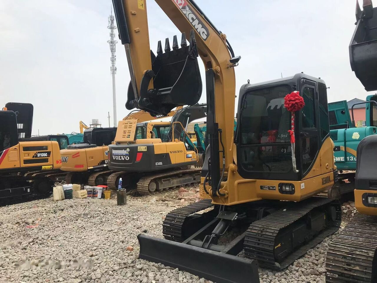 Mini excavator XCMG XE60DA: picture 6