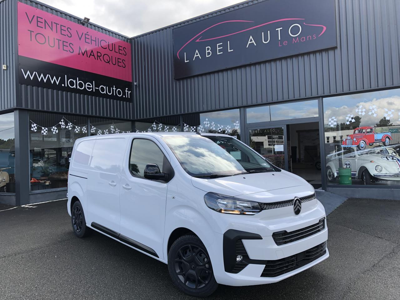 CITROEN Jumpy M 2.0 BlueHDi - 180 S&S - BV EAT8 III FOURGON . PHASE 2 - Panel van: picture 1 CITROEN Jumpy M 2.0 BlueHDi - 180 S&S - BV EAT8 III FOURGON . PHASE 2 - Panel van: picture 1