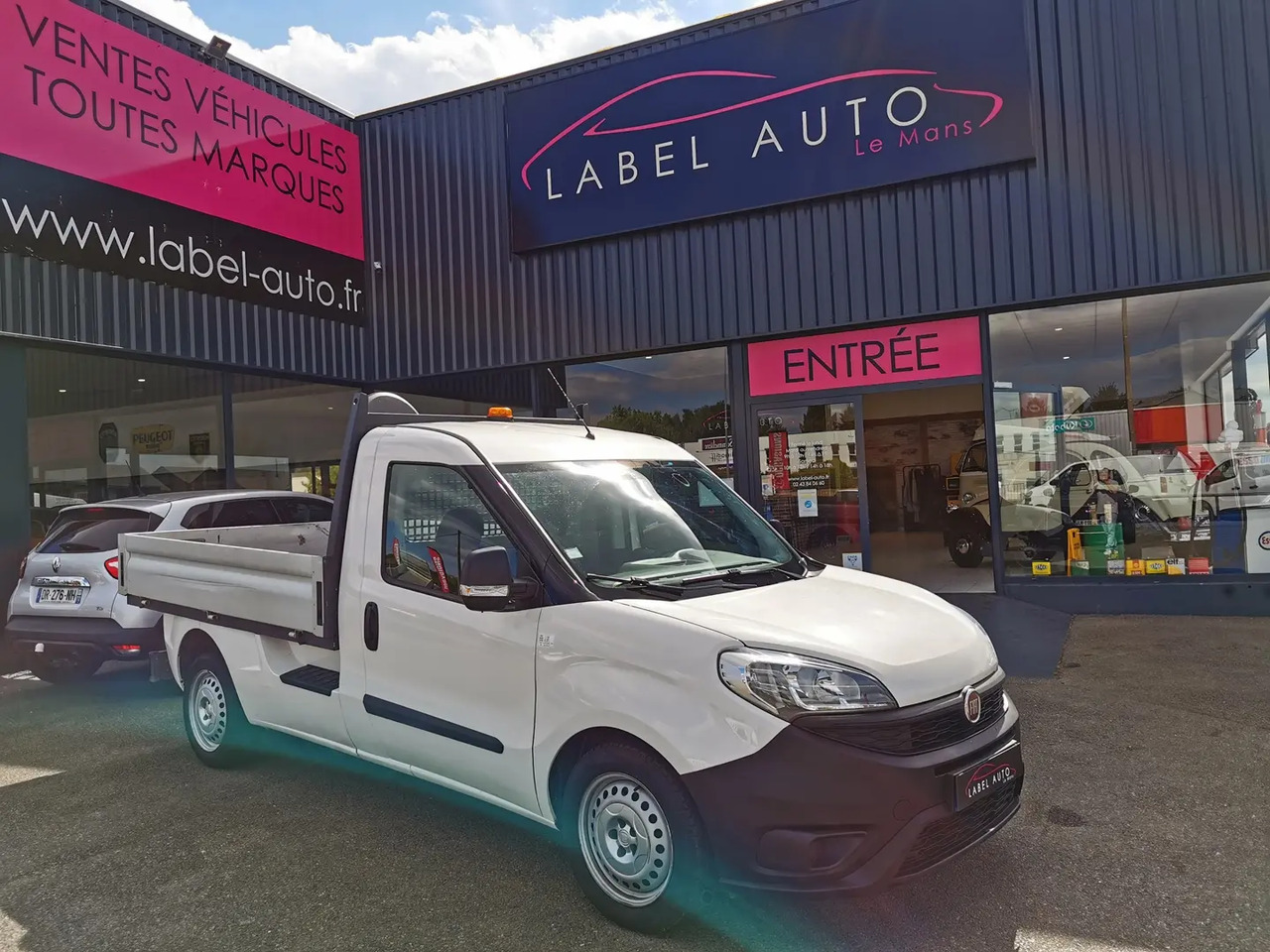 Fiat Doblo Cargo WORK UP MAXI 1.6 MULTIJET 105CH PRO LOUNGE - Flatbed van: picture 1 Fiat Doblo Cargo WORK UP MAXI 1.6 MULTIJET 105CH PRO LOUNGE - Flatbed van: picture 1