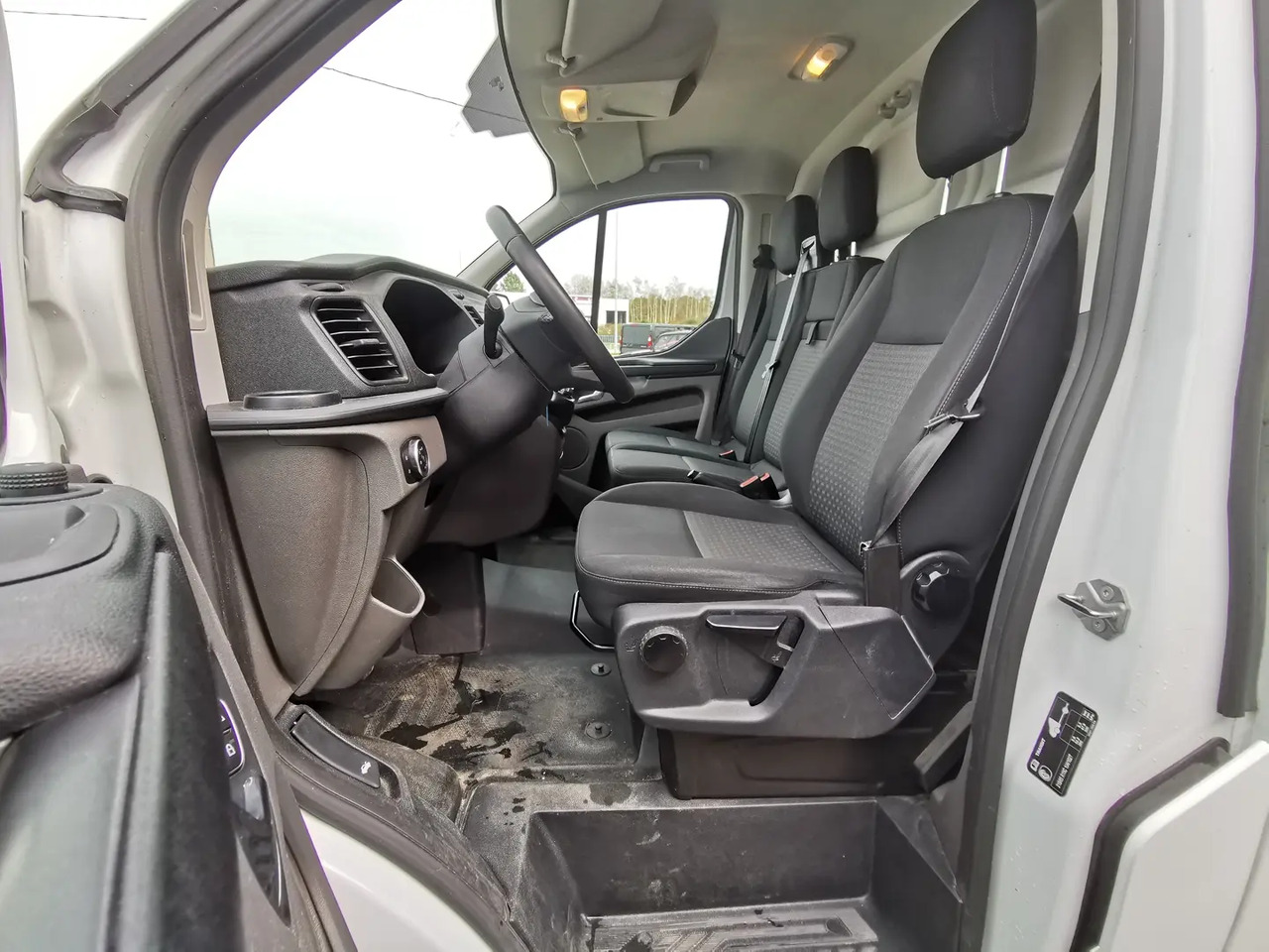 Ford Transit Custom 300 L2H1 2.0 ECOBLUE 130 HYBRID TREND BUSINESS - Panel van: picture 5 Ford Transit Custom 300 L2H1 2.0 ECOBLUE 130 HYBRID TREND BUSINESS - Panel van: picture 5