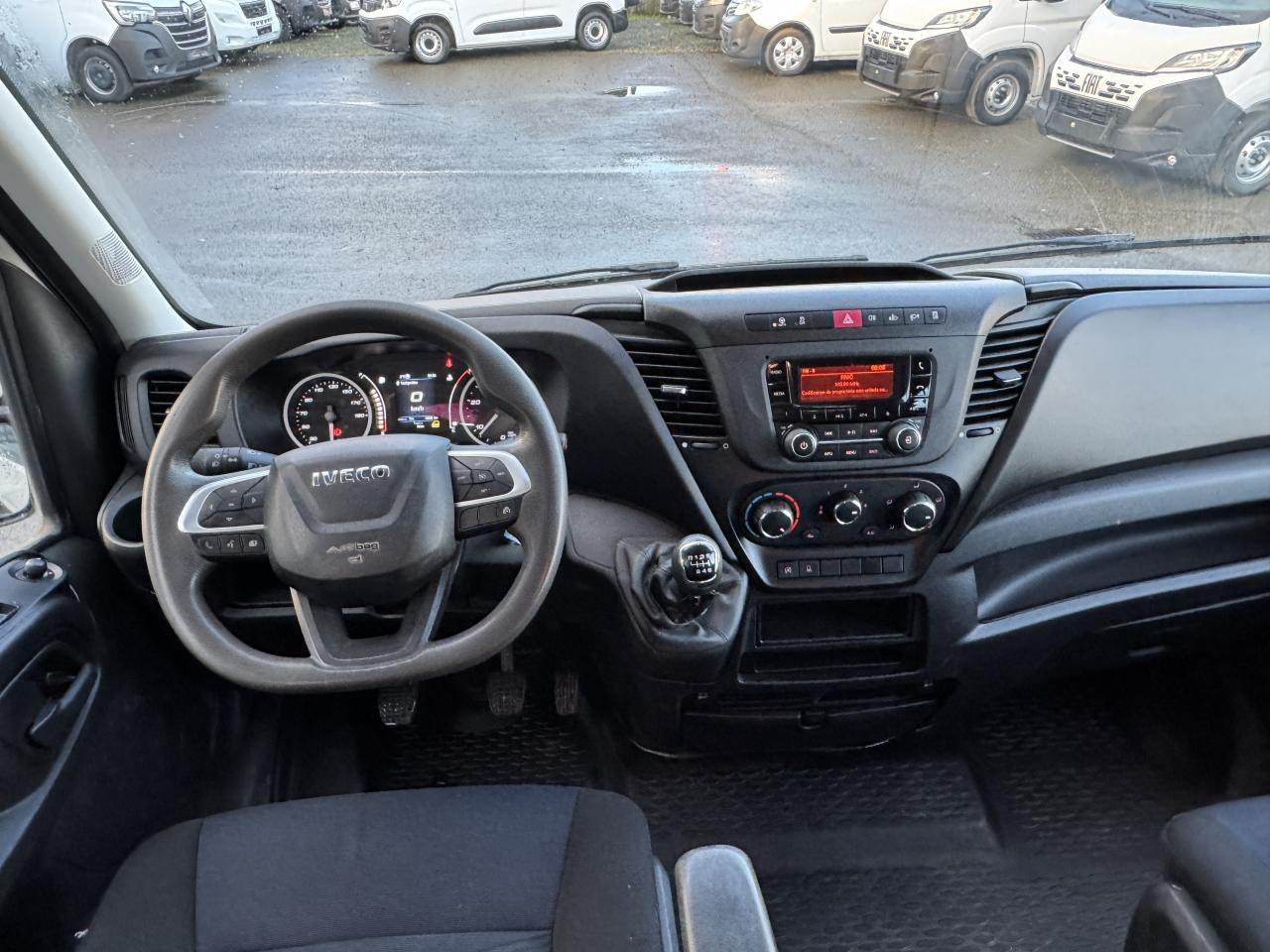 IVECO DAILY 35C14 BENNE COFFRE DOUBLE CABINE RJ 6 places - Tipper van, Combi van: picture 4 IVECO DAILY 35C14 BENNE COFFRE DOUBLE CABINE RJ 6 places - Tipper van, Combi van: picture 4