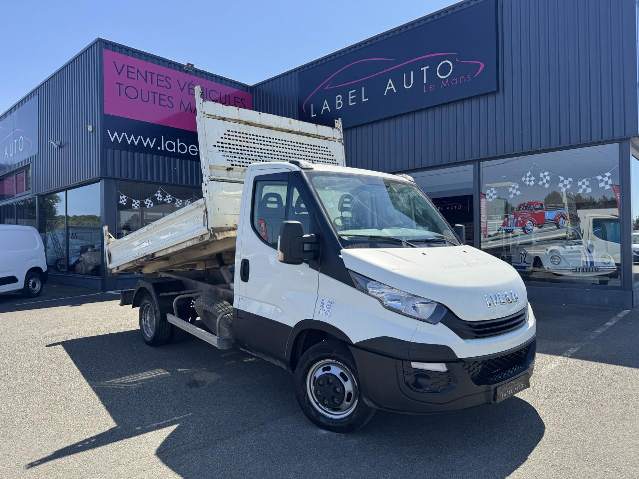 IVECO Daily 35 C 14 S&S (Quad-Leaf) CHASSIS CABINE 2014 35C/35S Chassis cabine 35 C Epmt.3.45 PHASE 3 - Tipper van: picture 3 IVECO Daily 35 C 14 S&S (Quad-Leaf) CHASSIS CABINE 2014 35C/35S Chassis cabine 35 C Epmt.3.45 PHASE 3 - Tipper van: picture 3