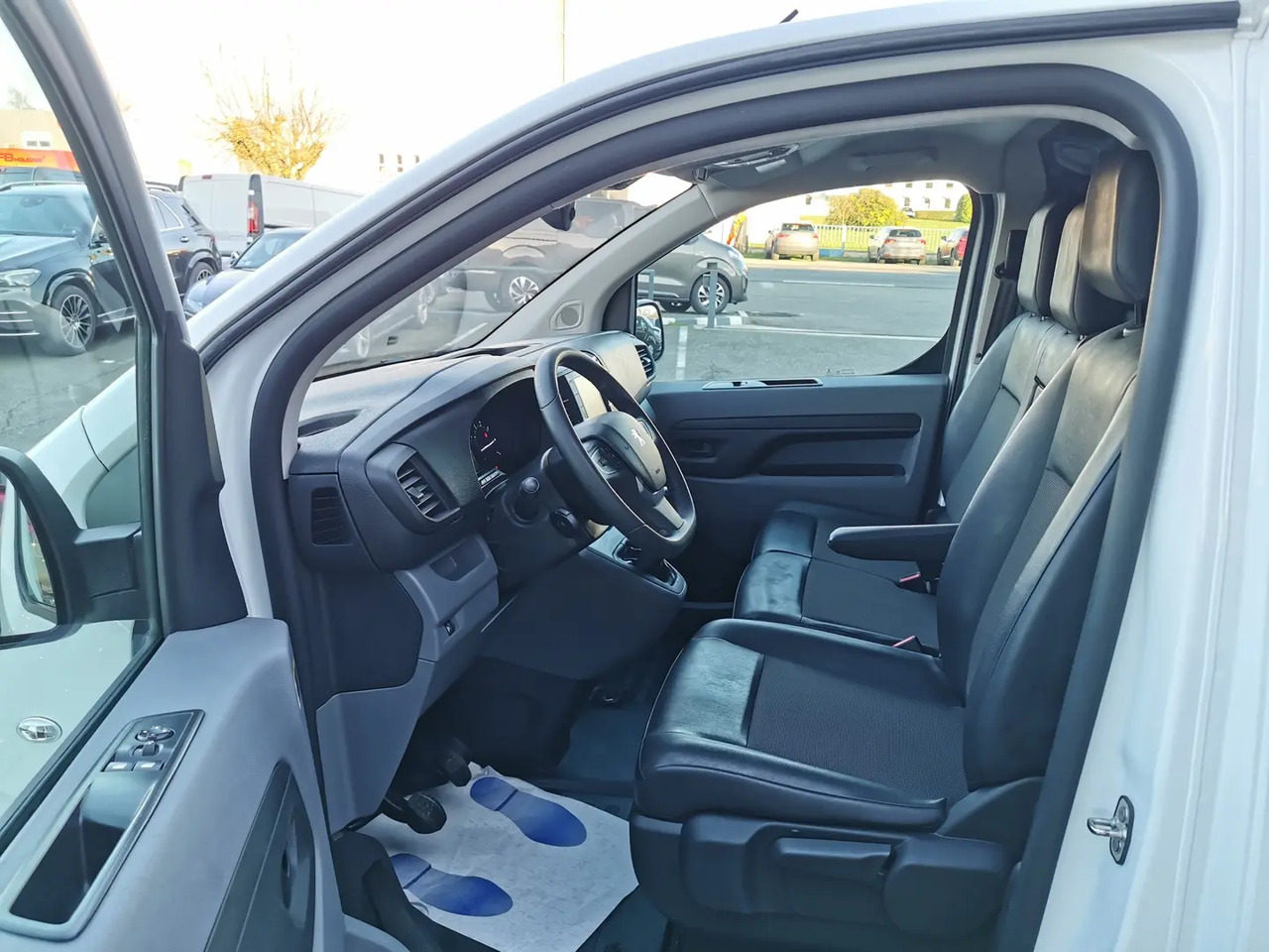 Peugeot Expert STANDARD 1.5 BLUEHDI 120CH S&S ASPHALT - Panel van: picture 4 Peugeot Expert STANDARD 1.5 BLUEHDI 120CH S&S ASPHALT - Panel van: picture 4