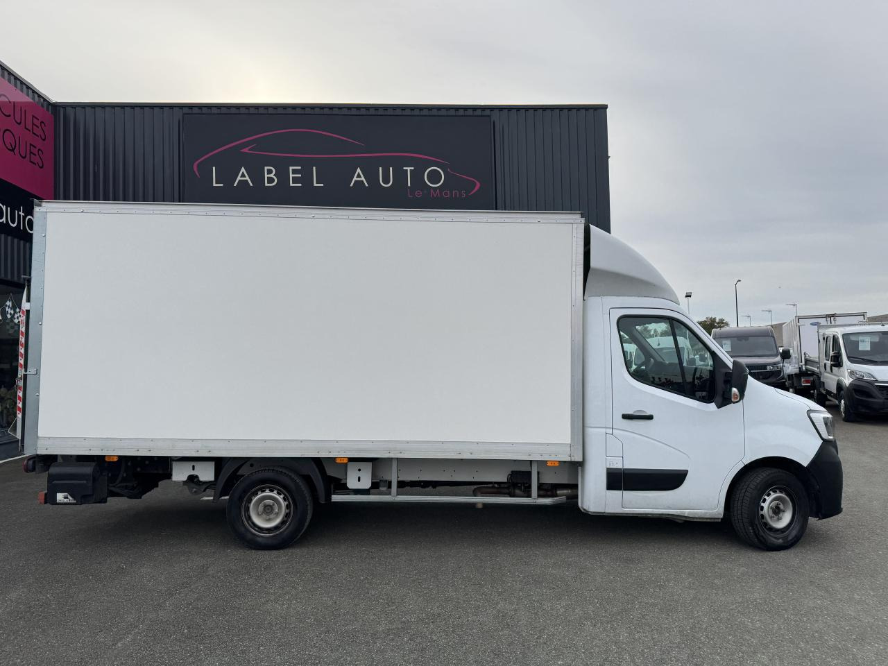 Box van RENAULT MASTER 3T5 CAISSE 20M3 HAYON 2.3 DCI 145CH CONFORT: picture 9