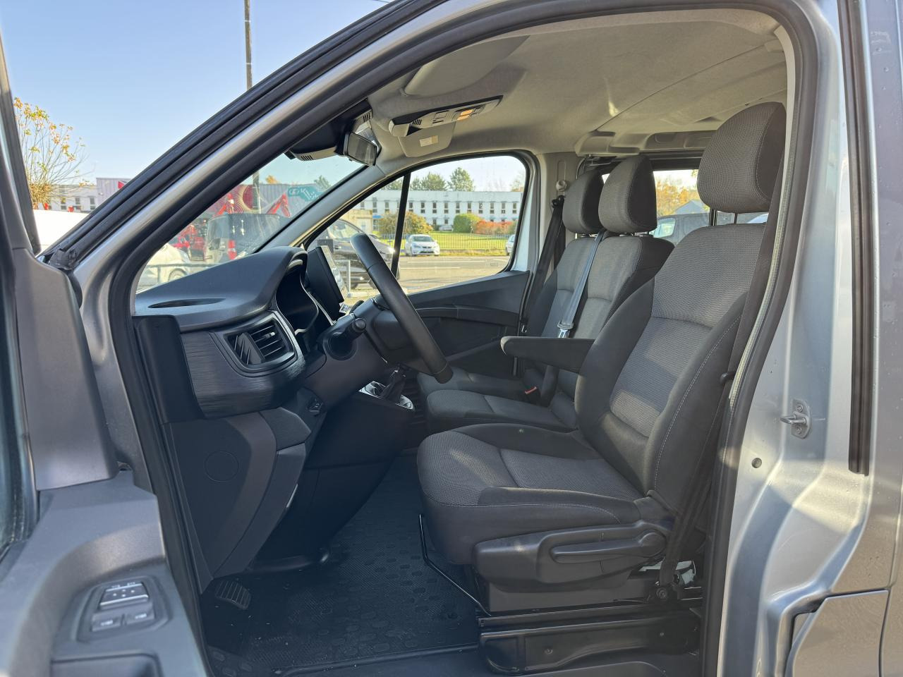 RENAULT Trafic L2 2.0 Energy dCi - 150 - S&S III COMBI Combi Zen L2H1 PHASE 3 - Combi van: picture 5 RENAULT Trafic L2 2.0 Energy dCi - 150 - S&S III COMBI Combi Zen L2H1 PHASE 3 - Combi van: picture 5